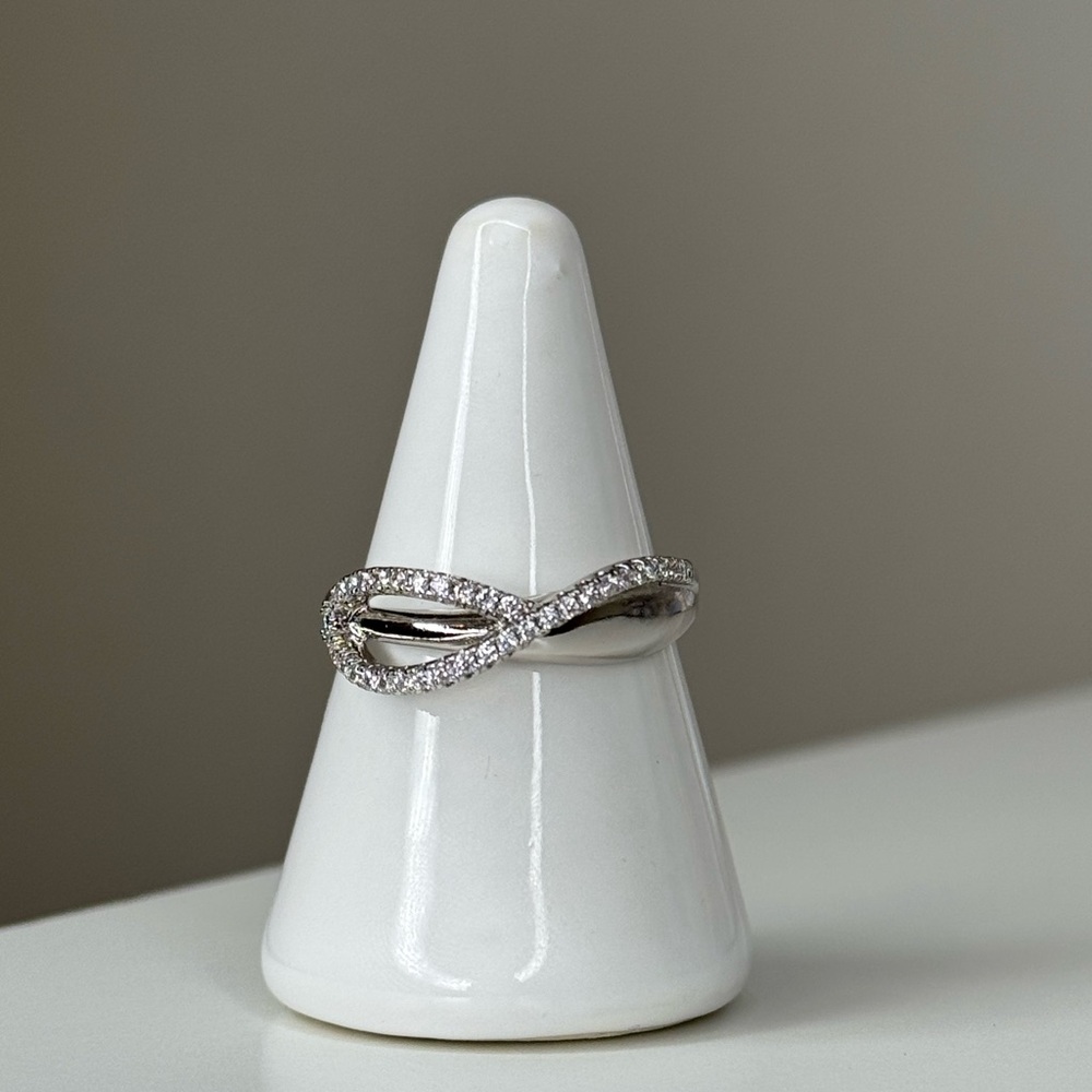 Elegant Silver Infinity Ring